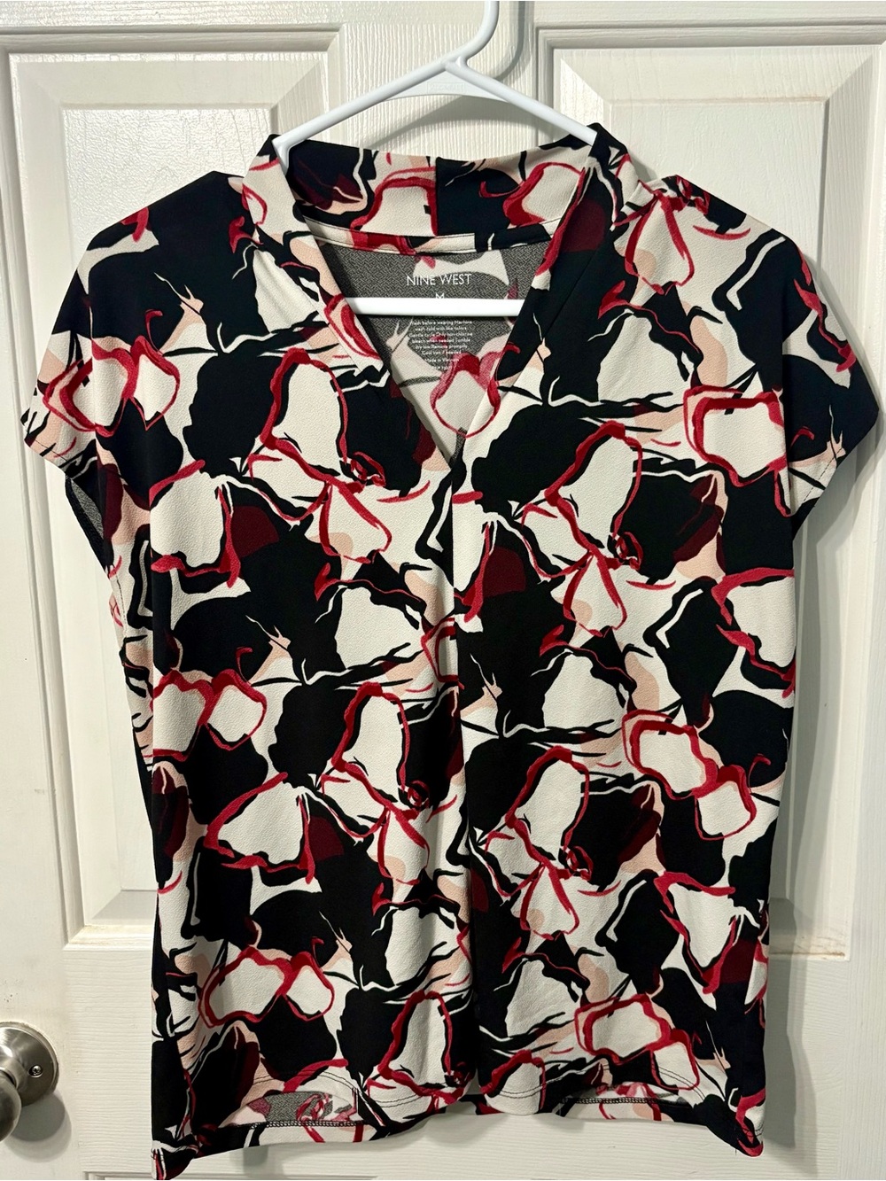 Nine West Black, Cream & Red Abstract V-Neck Blouse